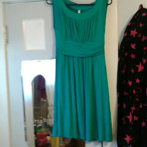 Dress - Picture 3 of 4